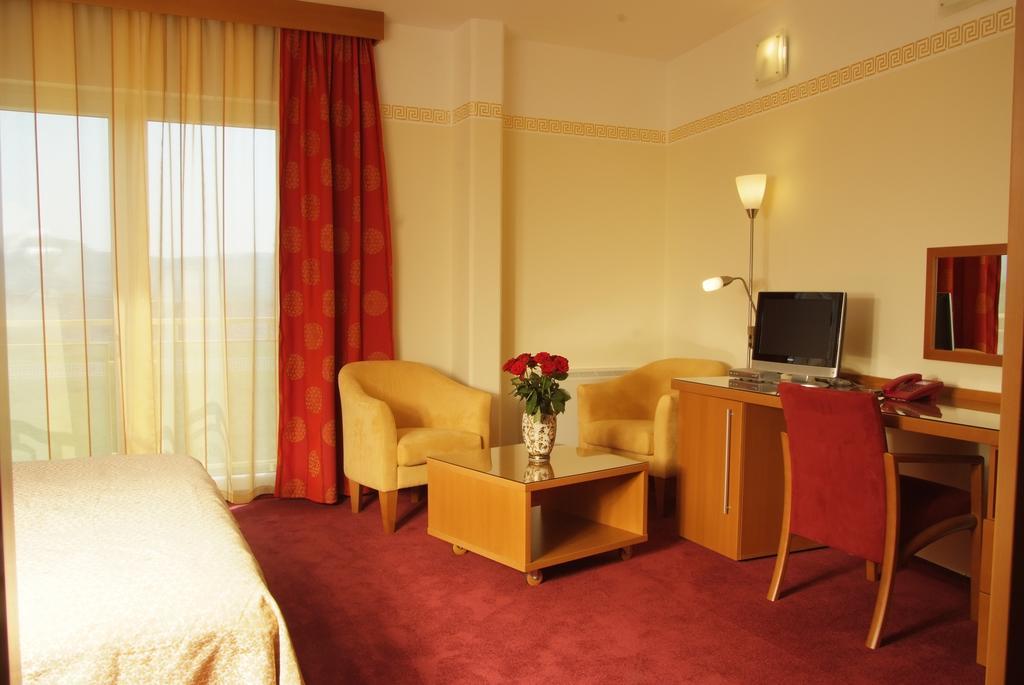 Hotel Vila Emei Maribor Bagian luar foto