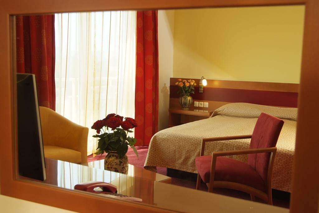 Hotel Vila Emei Maribor Bagian luar foto