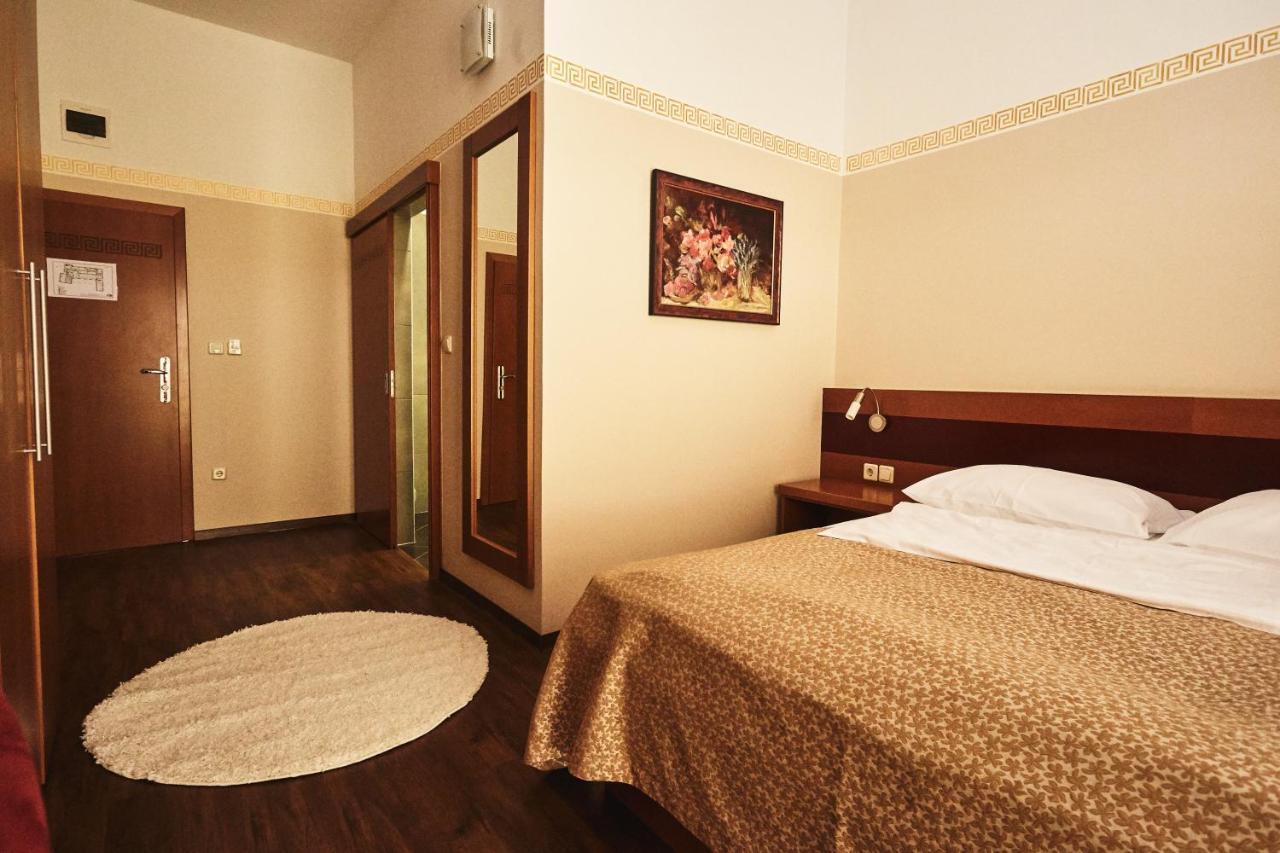 Hotel Vila Emei Maribor Bagian luar foto